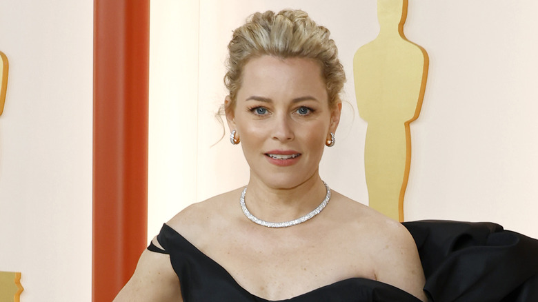 Elizabeth Banks posing