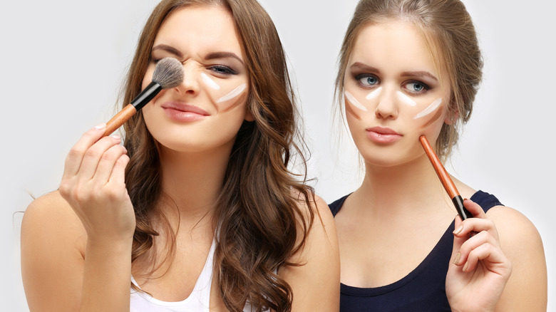 Women contouring