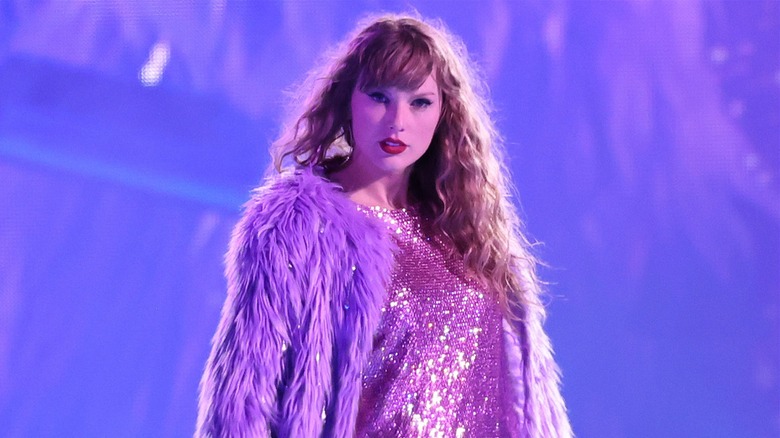 Taylor Swift on stage