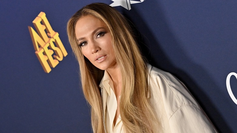 Jennifer Lopez with long hair on the red carpet