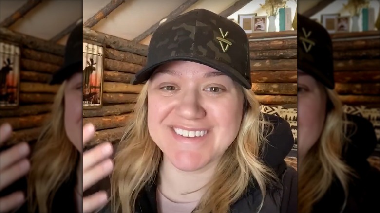 Kelly Clarkson without makeup