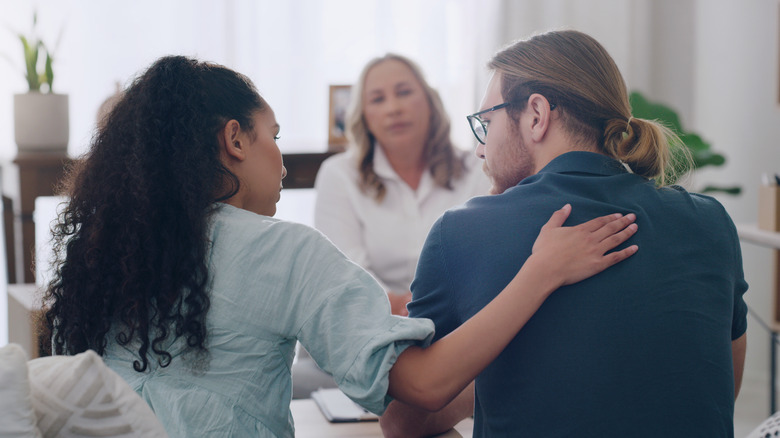 Couple with therapist