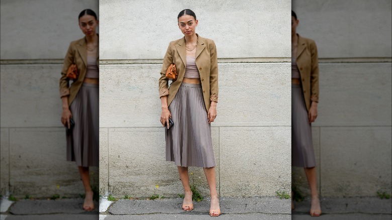 Pleated midi skirt suit summer outfit