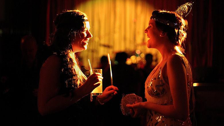 Flapper inspired outfits