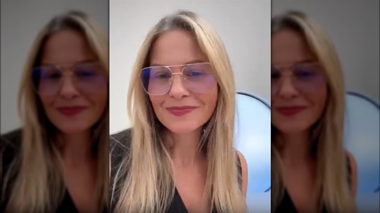 Candace Cameron Bure wearing 90s inspired makeup