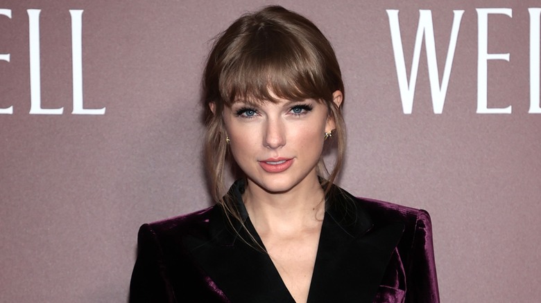 Taylor Swift red carpet