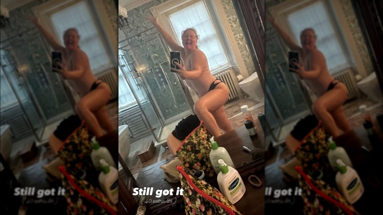 Amy Schumer posing