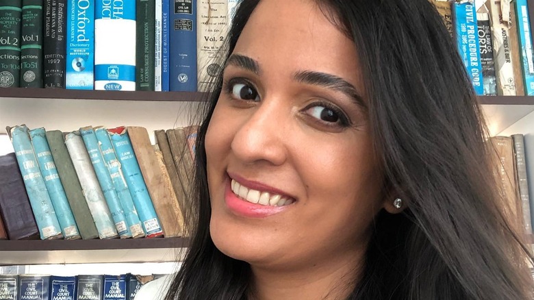 Woman with feathered brows